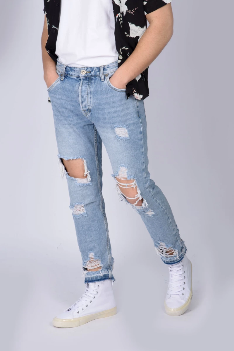 Τζιν Straight Fit με σκισίματα