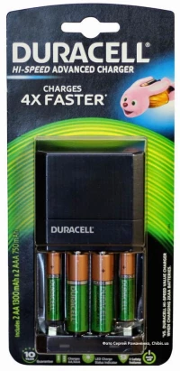 Φορτιστής Μπαταριών Duracell Hi-Speed Advanced για AA/AAA Περιλαμβάνονται 2 ΑΑ 1300mAh και 2 ΑΑΑ 750mAh Μπαταρίες