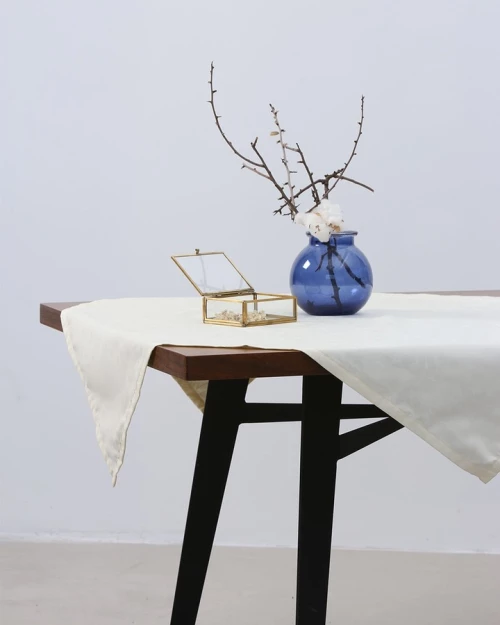 297354 Τραπεζομάντηλο Polina με ζακάρ σχέδιο λουλουδιών 2 ατόμων (101x101cm) Εκρού