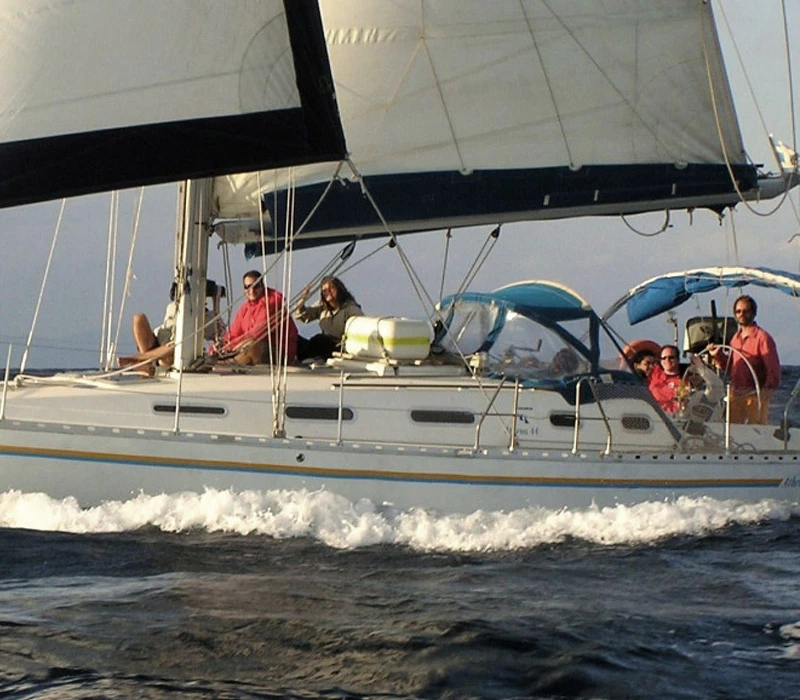 Μονοήμερη απόδραση με ιστιοπλοϊκό στην Αττική εως 8 άτομα!