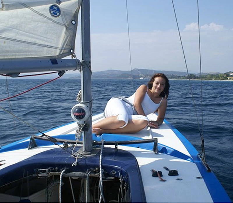 Έως 8 ώρες Ιστιοπλοΐα Soling για 2 άτομα με έως +4 συνοδούς!