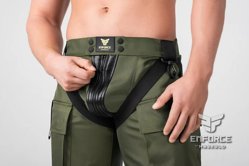 EnForce. Two-Sides Zippered Cargo Shorts