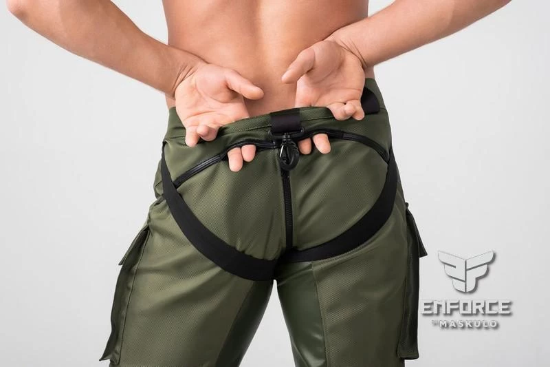 EnForce. Two-Sides Zippered Cargo Shorts