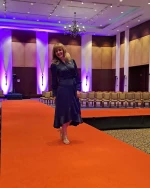Σατέν κρουαζέ φόρεμα Elvira My Essential Wardrobe - Μπλέ σκούρο