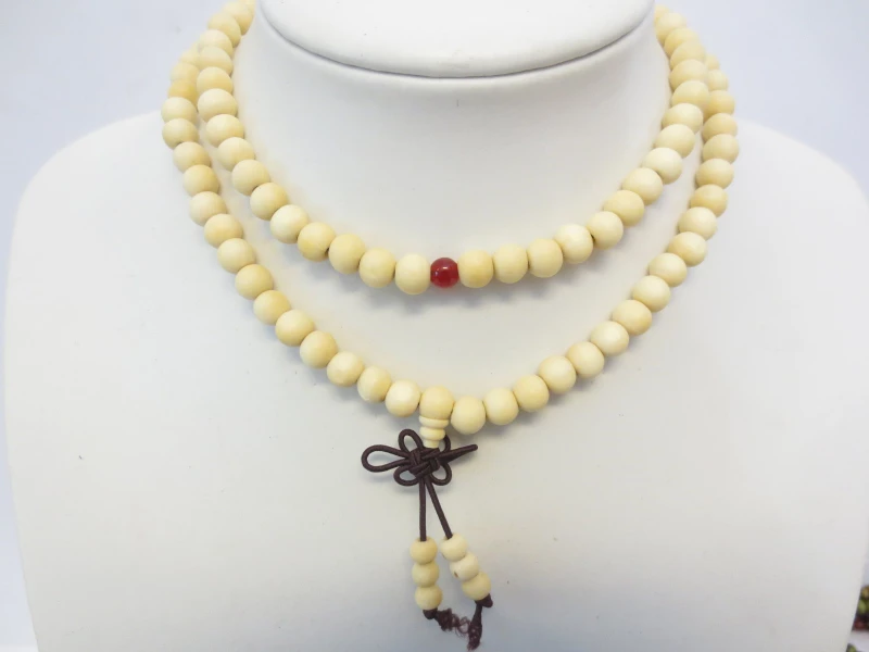 Χειροποίητο Mala Διαλογισμού από Χάντρες Cream Sandalwood 8mm