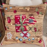 Μαξιλαροθήκη Gift - 45x45cm με γέμιση