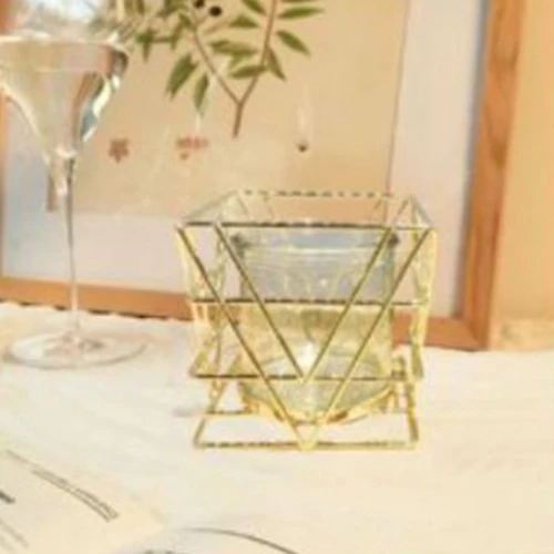 Διακοσμητικό Επιτραπέζιο Κηροπήγιο 10x10cm – Χρυσό