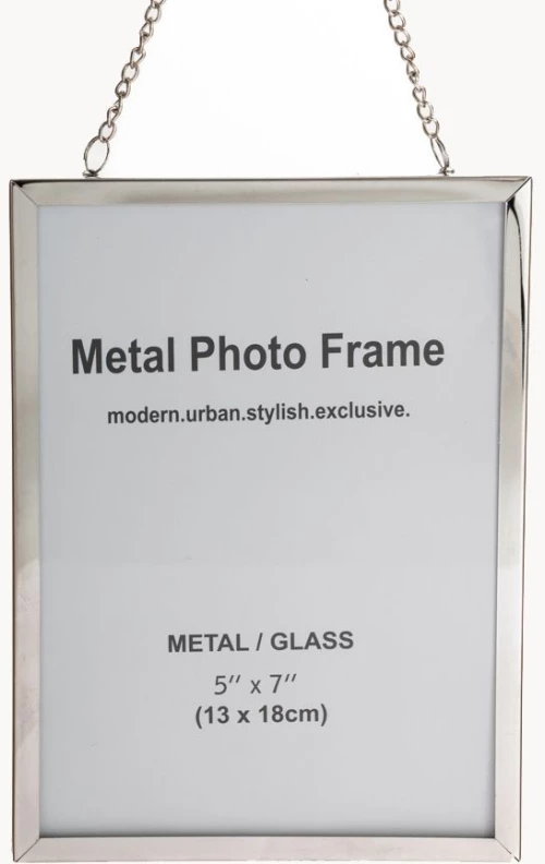 Μεταλλική κρεμαστή κορνίζα σε ασημί χρώμα 13x18 εκ