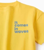 Μπλούζα κοντομάνικη αγόρι "It comes in wave" κίτρινο
