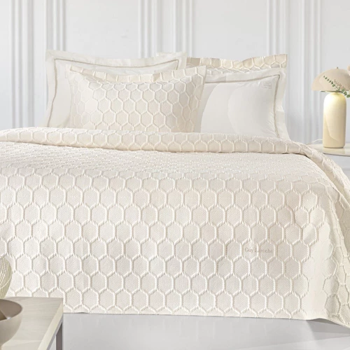Κουβερλί Hive (Σετ 3τμχ) Ecru Guy Laroche Υπέρδιπλo 250x240cm Microsatin