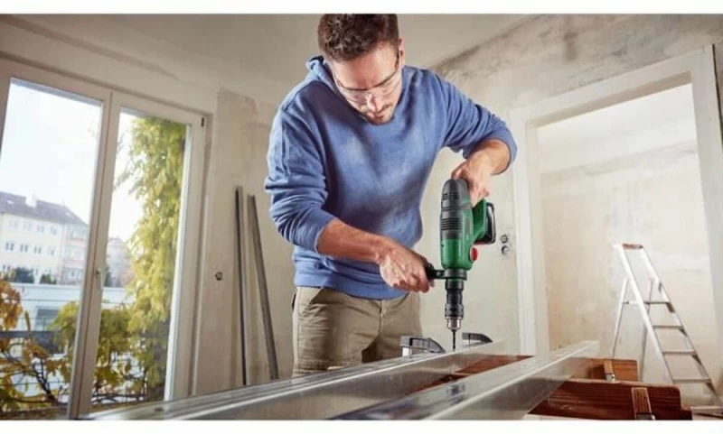 Τρυπάνι σφύρας BOSCH UniversalHammer 18V