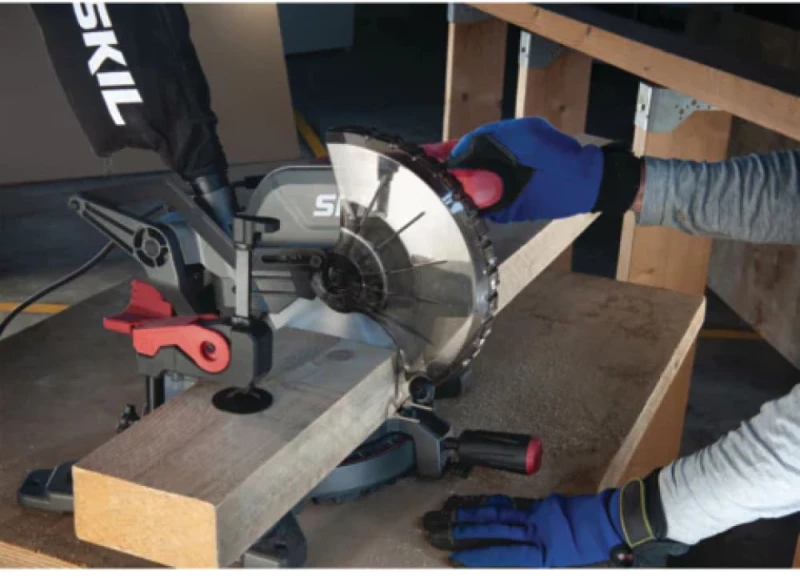 Φαλτσοπρίονο Παγκου 1600W 216mm Skil BT1E1305AA