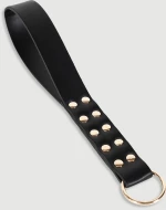 Δερμάτινη Ζώνη Τιμωρίας Με Τρουκς & Κρίκο Leather Punishment Strap With Studs & Metal Ring – Μαύρη