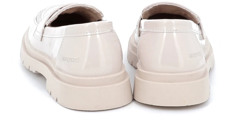 Παπούτσια loafers τρακτερωτή σόλα Mayoral 46558-Crudo